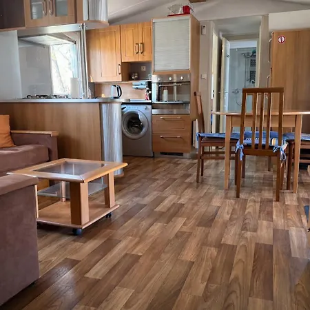 Mobil-home Avec Grande Terrasse Couverte *