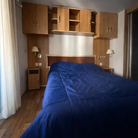 Mobil-home Avec Grande Terrasse Couverte Hourtin